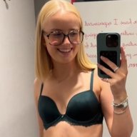 naughtyhotEmily
